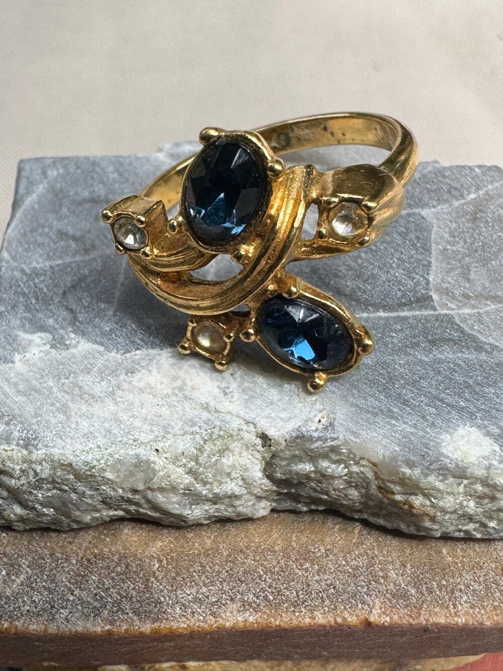 Avon Vintage 1980s Dazzling Facets Blue Rhinestone Statement Ring Gold Tone